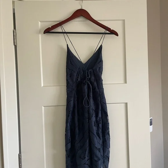 Navy Lace Dress - Picture 4 of 6